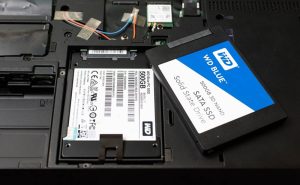 Tăng tốc mở máy bằng cách nâng cấp lên SSD nếu vẫn đang dùng HDD