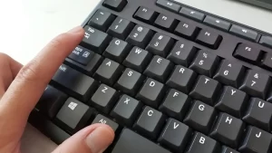 10 phím tắt Windows giúp nhân viên văn phòng thao tác nhanh hơn 1 Vì sao nhân viên văn phòng nên sử dụng phím tắt Windows?
